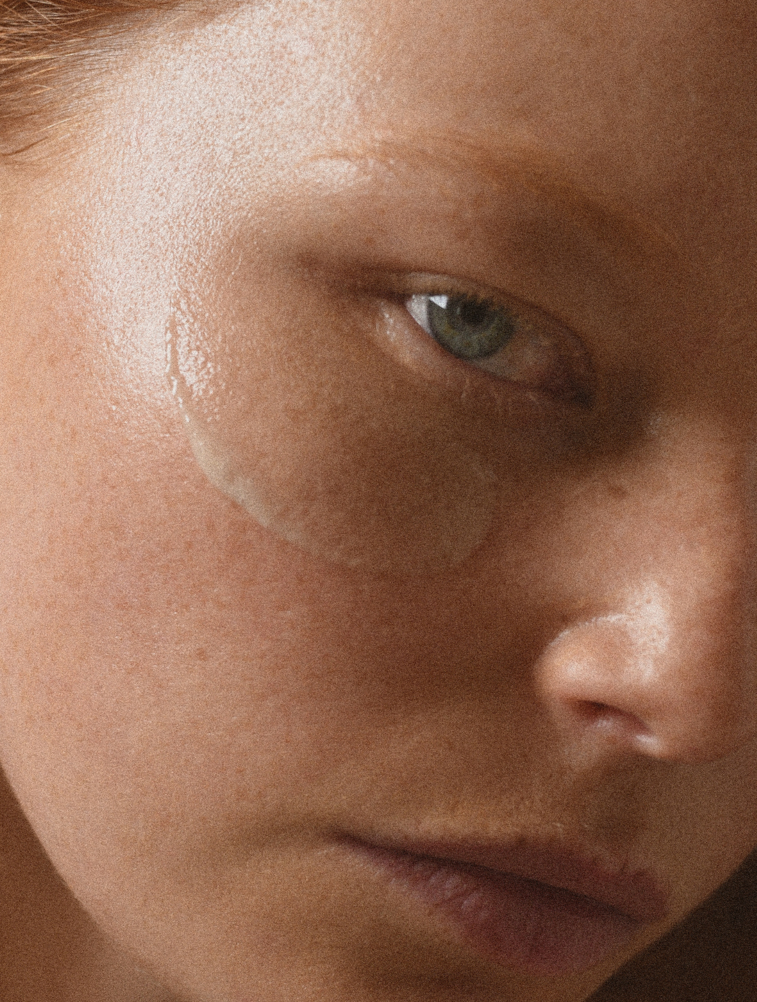 Lightweight vegan face serum texture