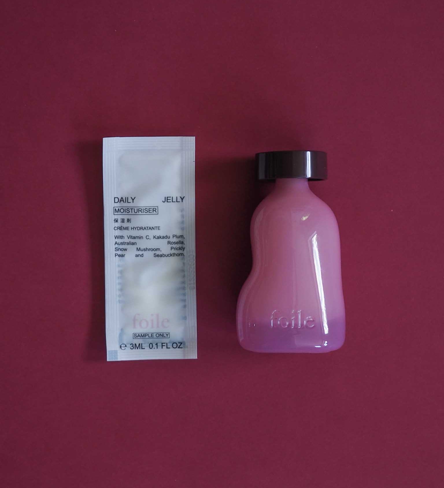 Lightweight vegan daily face moisturiser texture. 